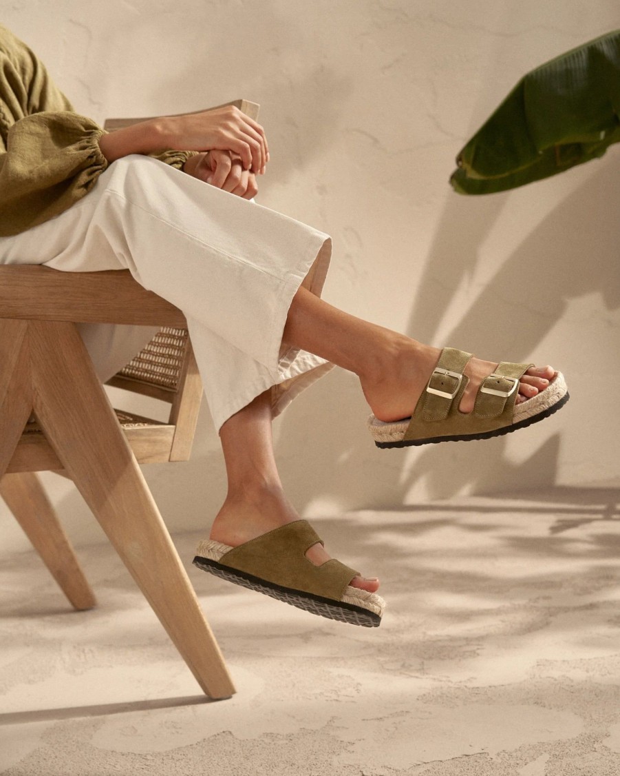 MANEBI Sandals & Slippers | Nordic Sandals - Frontshot Und Detailbild Von Palmen